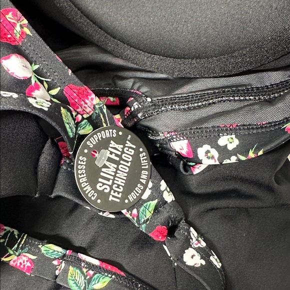 Torrid One Piece Swimsuit  Strawberry Underwire Bra Slim Fix Black Plus Size 2X - Picture 7 of 12